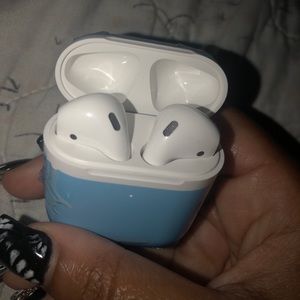 AirPods
